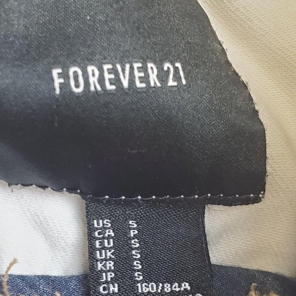 Forever 21 denim jacket size S light blue color - Picture 8 of 8